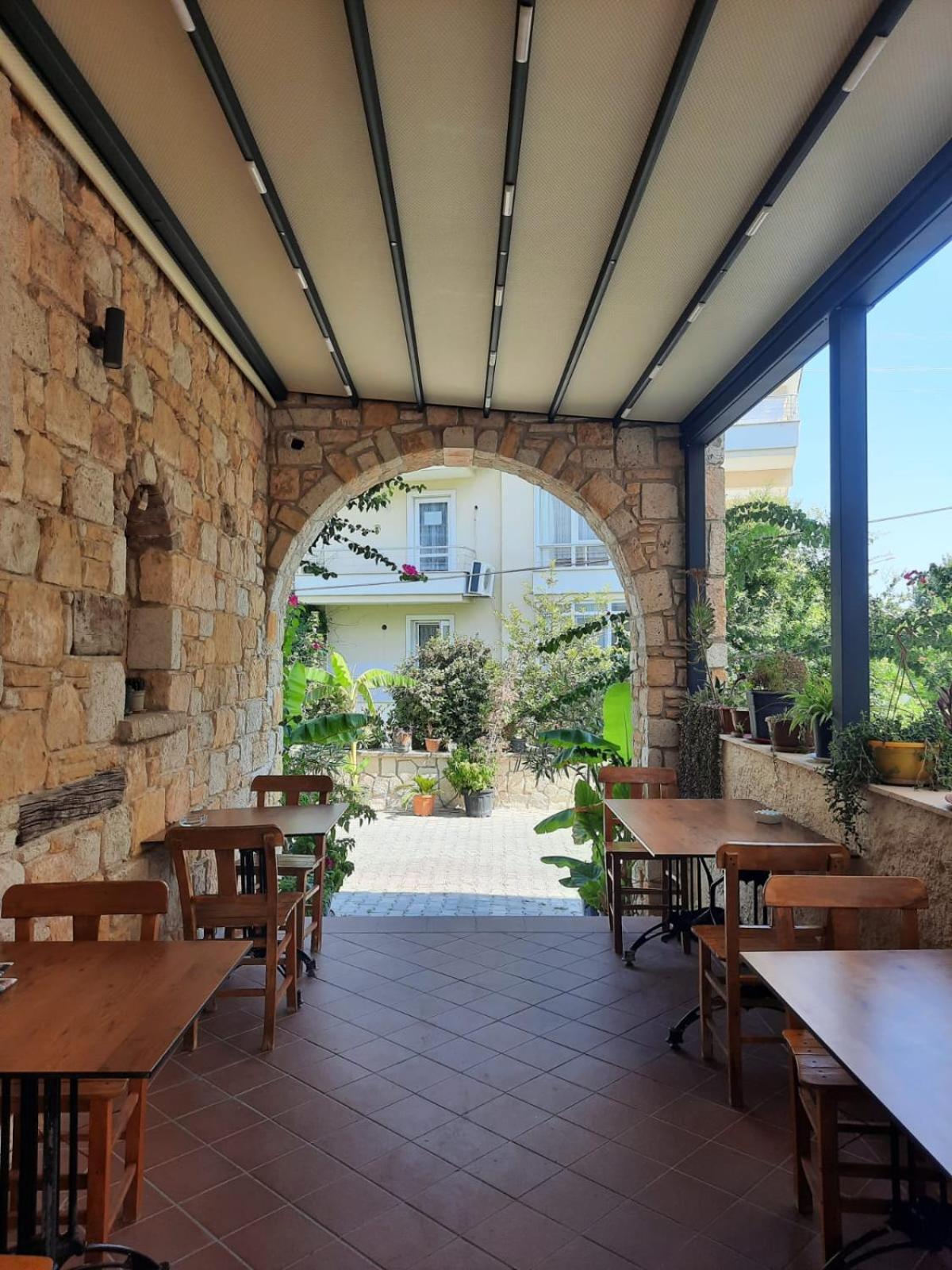 Adil Pansiyon Çeşme Exterior foto