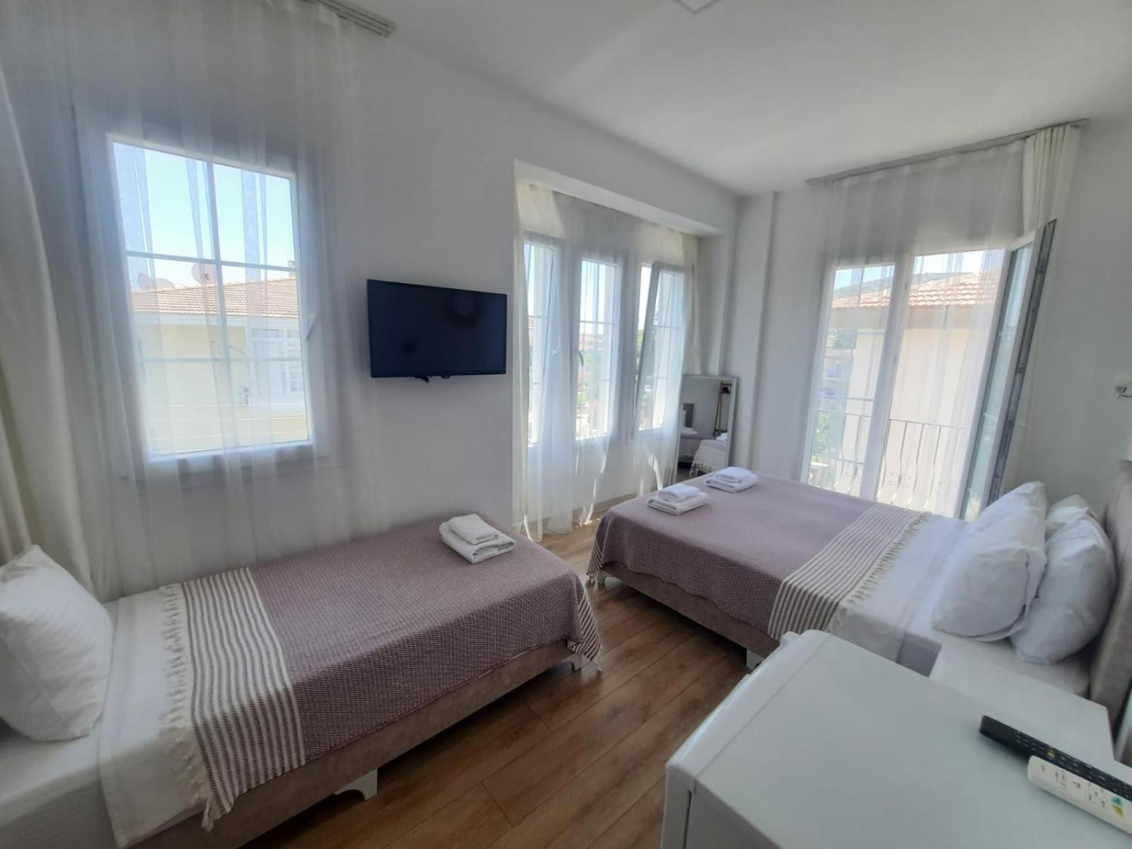 Adil Pansiyon Çeşme Exterior foto
