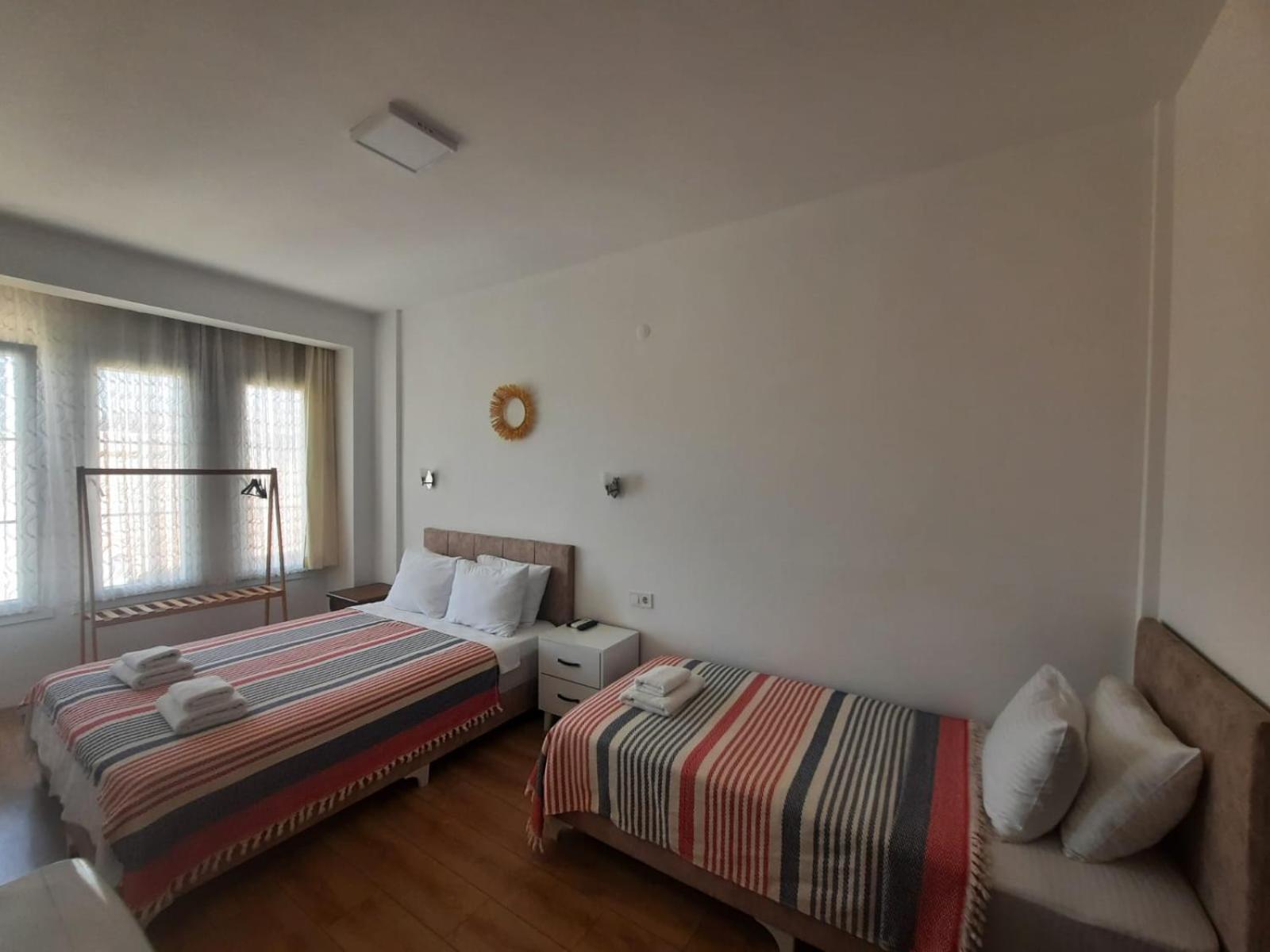 Adil Pansiyon Çeşme Exterior foto